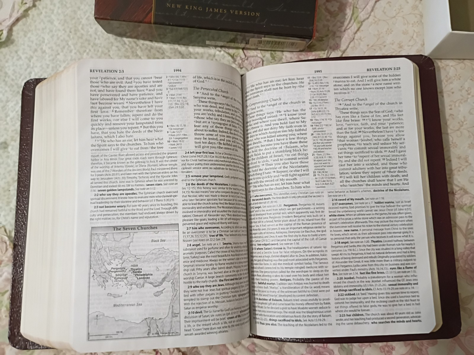 NKJV MacArthur Study Bible (Super Saver, Burgundy Bonded Leather