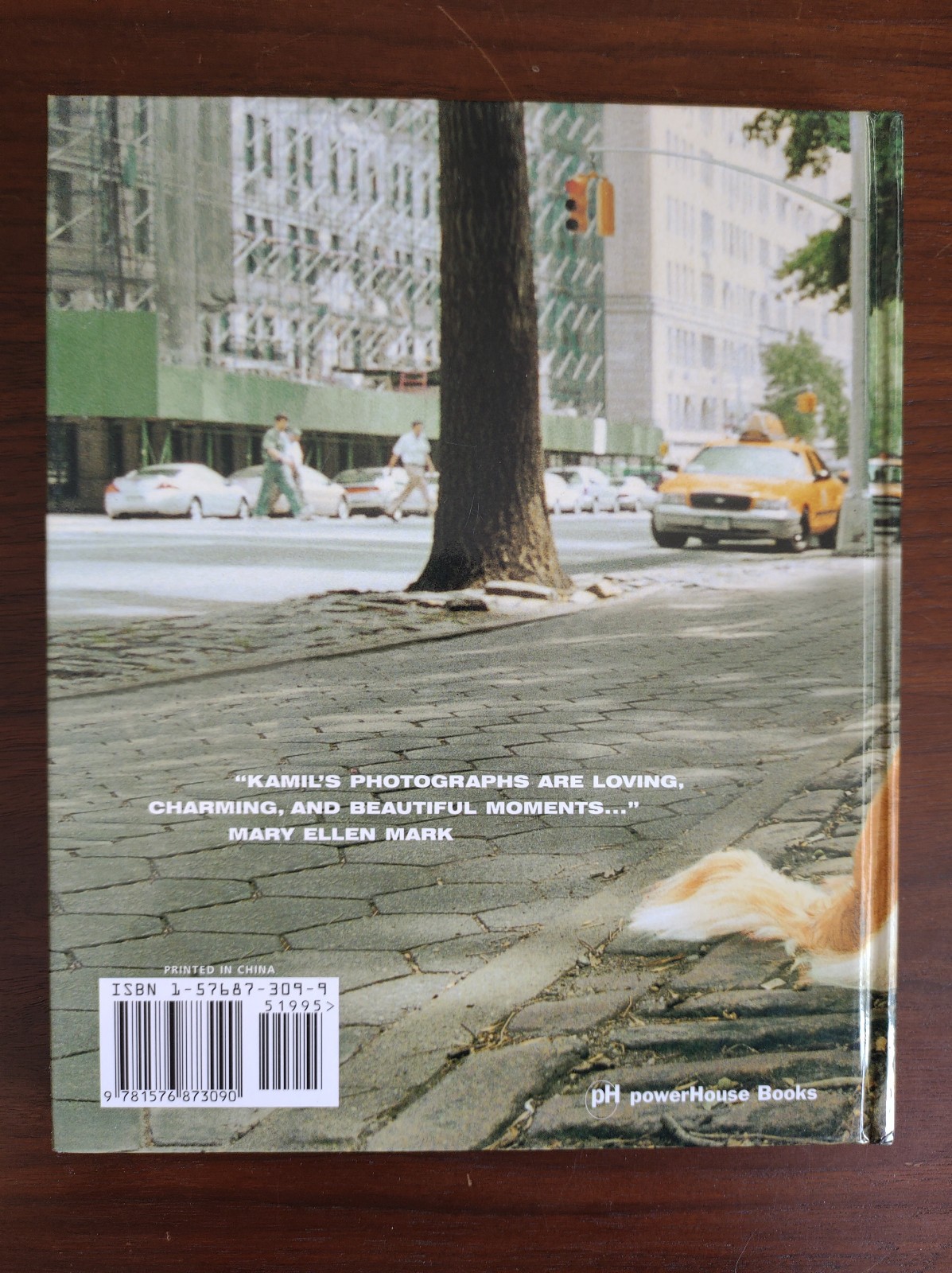 CELEBRITY DOGS – Hardcover – PHOTOGRAPHS BY KAMIL SALAH – 92 PAGES – LIKE NEW!!!