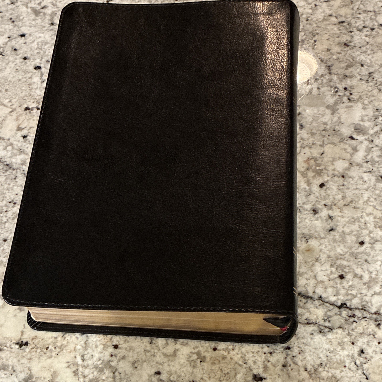 NKJV Study Bible – $79.99 Retail – Leathersoft, Black, Full Color – LIKE NEW