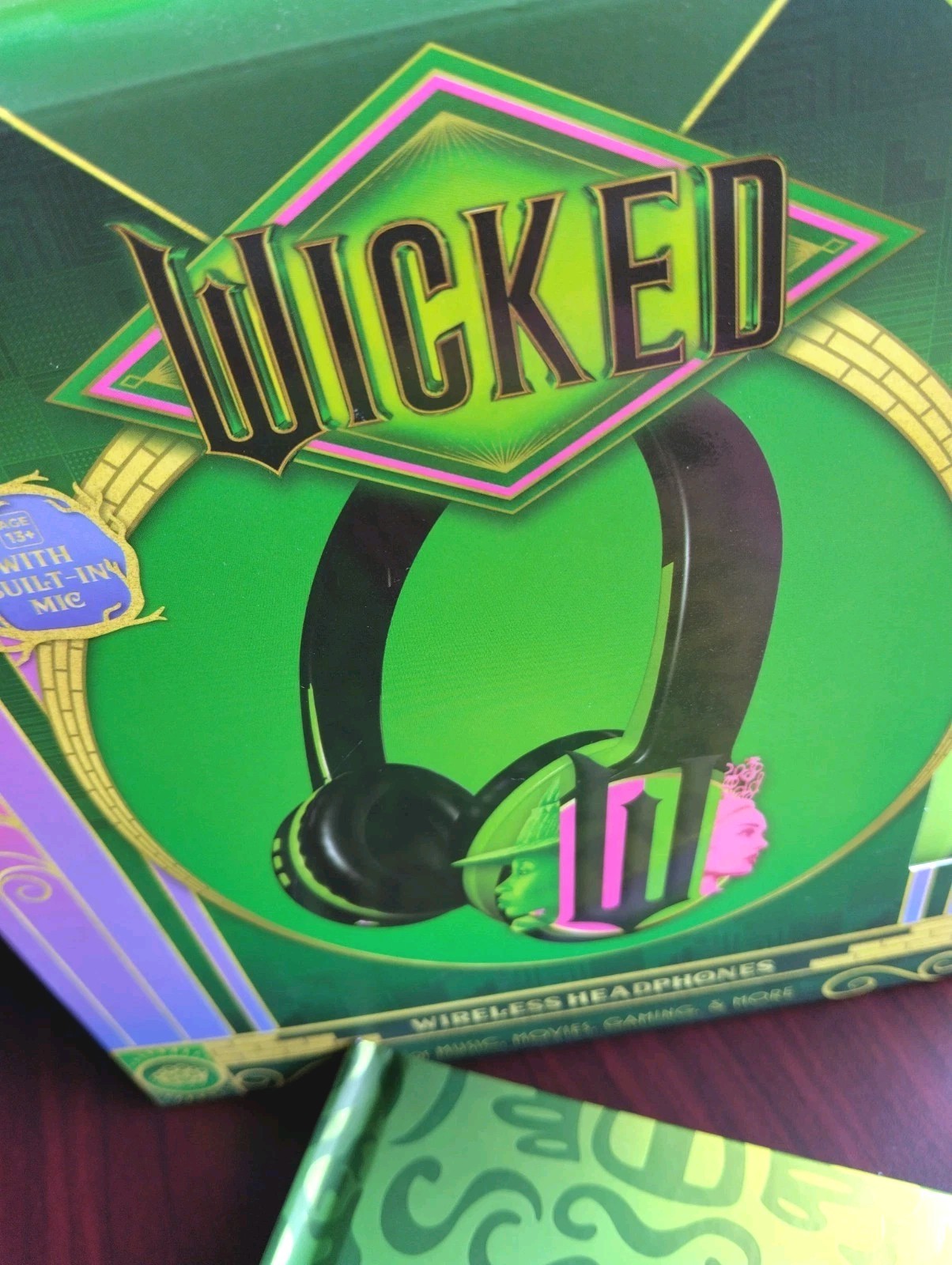Wicked Headphones and The Official Visual Companion Picture Book Combo Set New