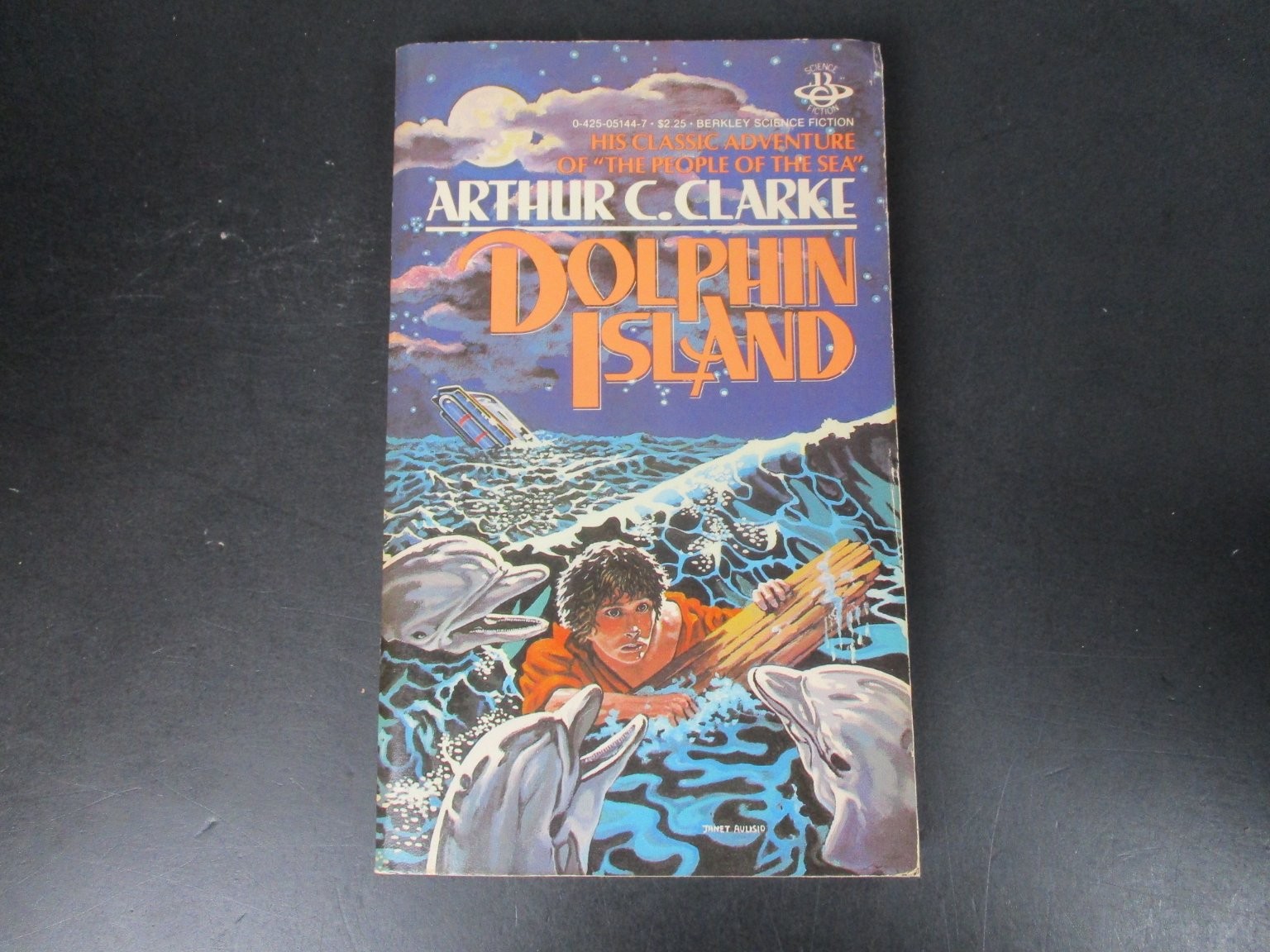Dolphin Island Arthur C. Clarke 1982 15th Printing Sci-Fi Berkley Paperback SF
