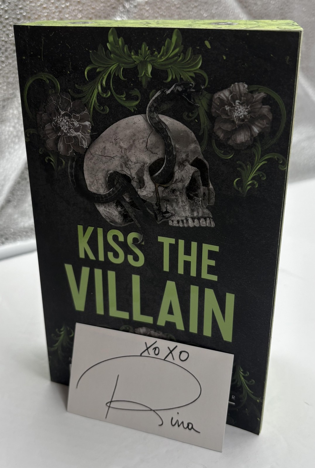 Kiss The Villain by Rina Kent (Digitally Signed Bookplate) Deluxe Edition