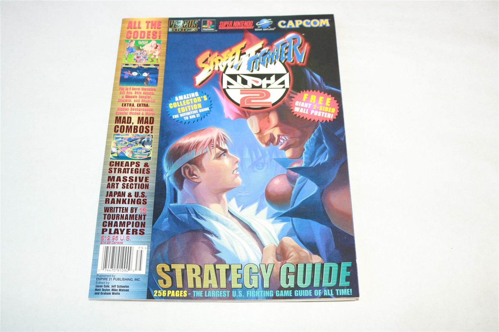 STREET FIGHTER ALPHA 2 OFFICIAL VERSUS STRATEGY GUIDE PS1 Saturn SNES W/ Poster