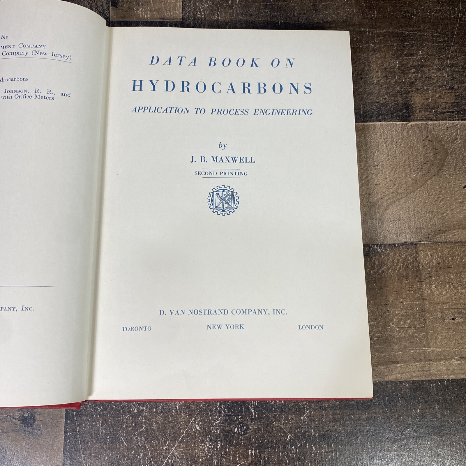 Data Book on Hydrocarbons Application to process Engineering. Maxwell 1950