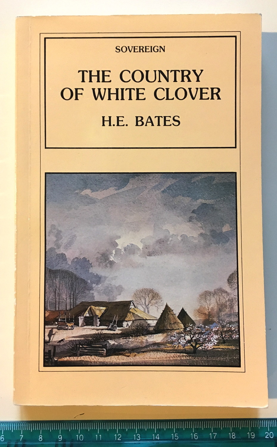 BATES: The Country of White Clover (Alan Sutton Publishing Limited, 1984)