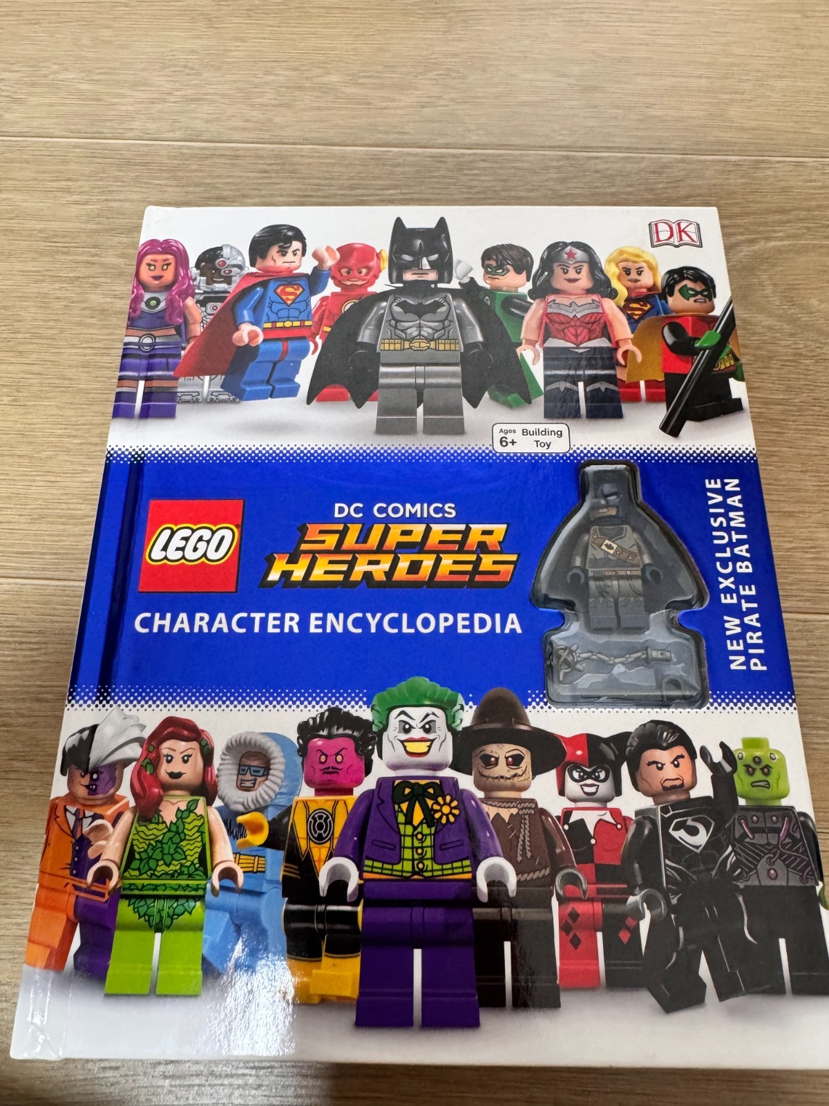 LEGO DC Comics Super Heroes Character Encyclopedia Exclusive Batman Minifig