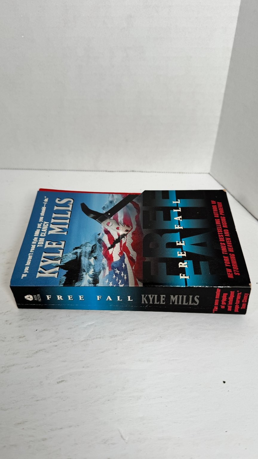 Free Fall Kyle Mills 2001 First Paperback Printing Thriller Avon Books