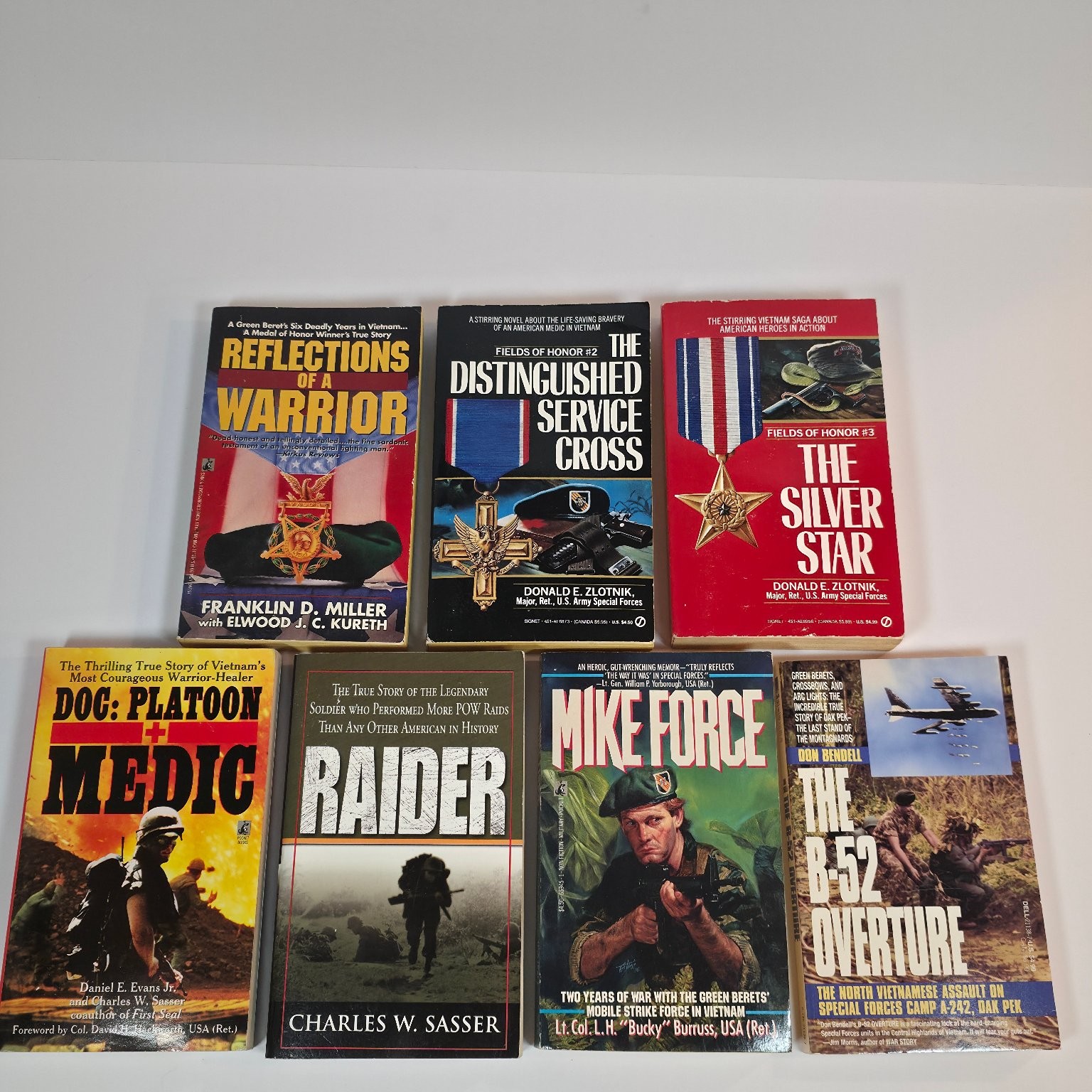 Vietnam War Book Lot Military History Green Beret Raider Silver Star Medic B52