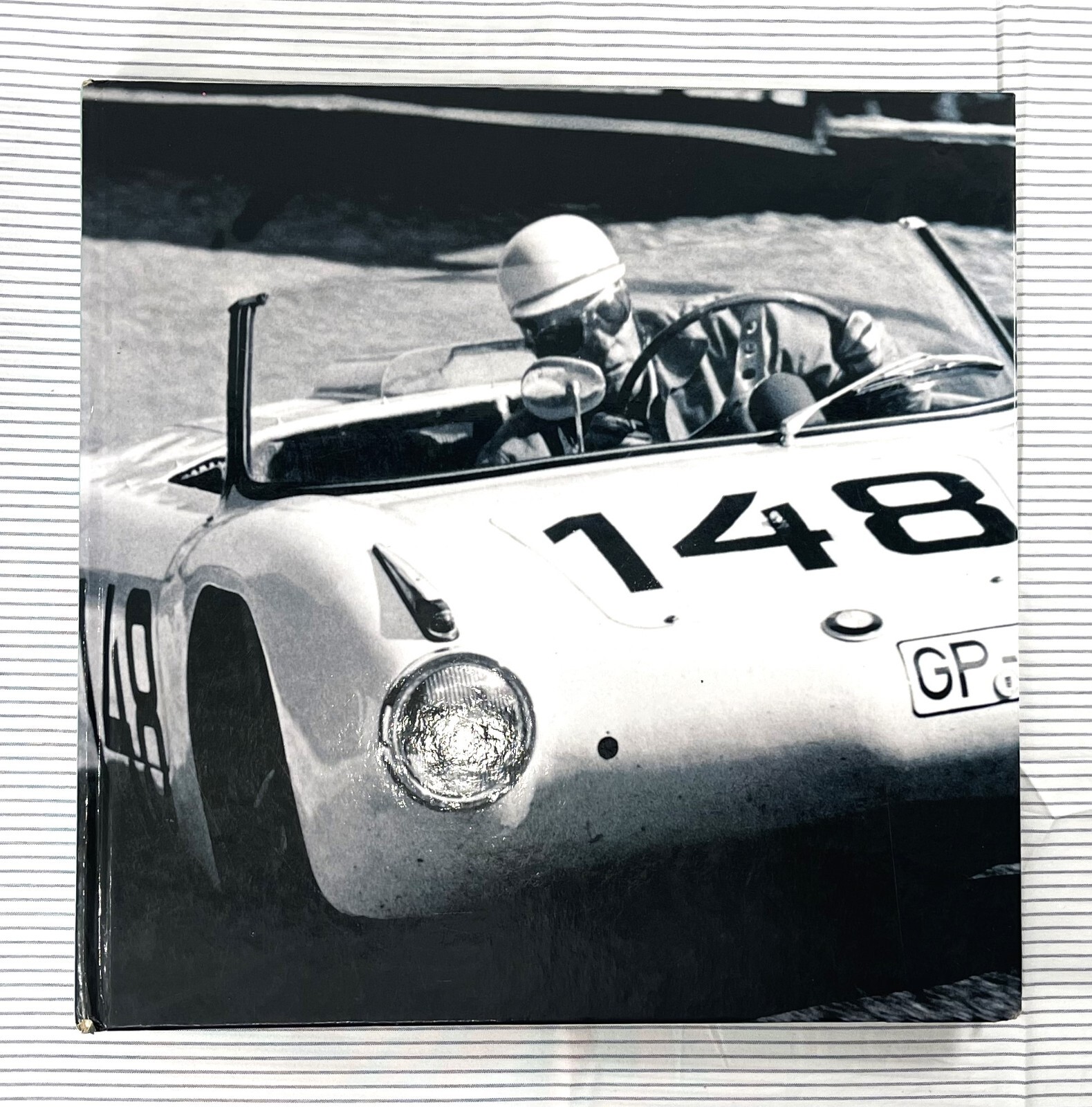 THE CAR A HISTORY OF THE AUTOMOBILE JONATHAN GLANCEY Hard cover 11.5″x11.5 in