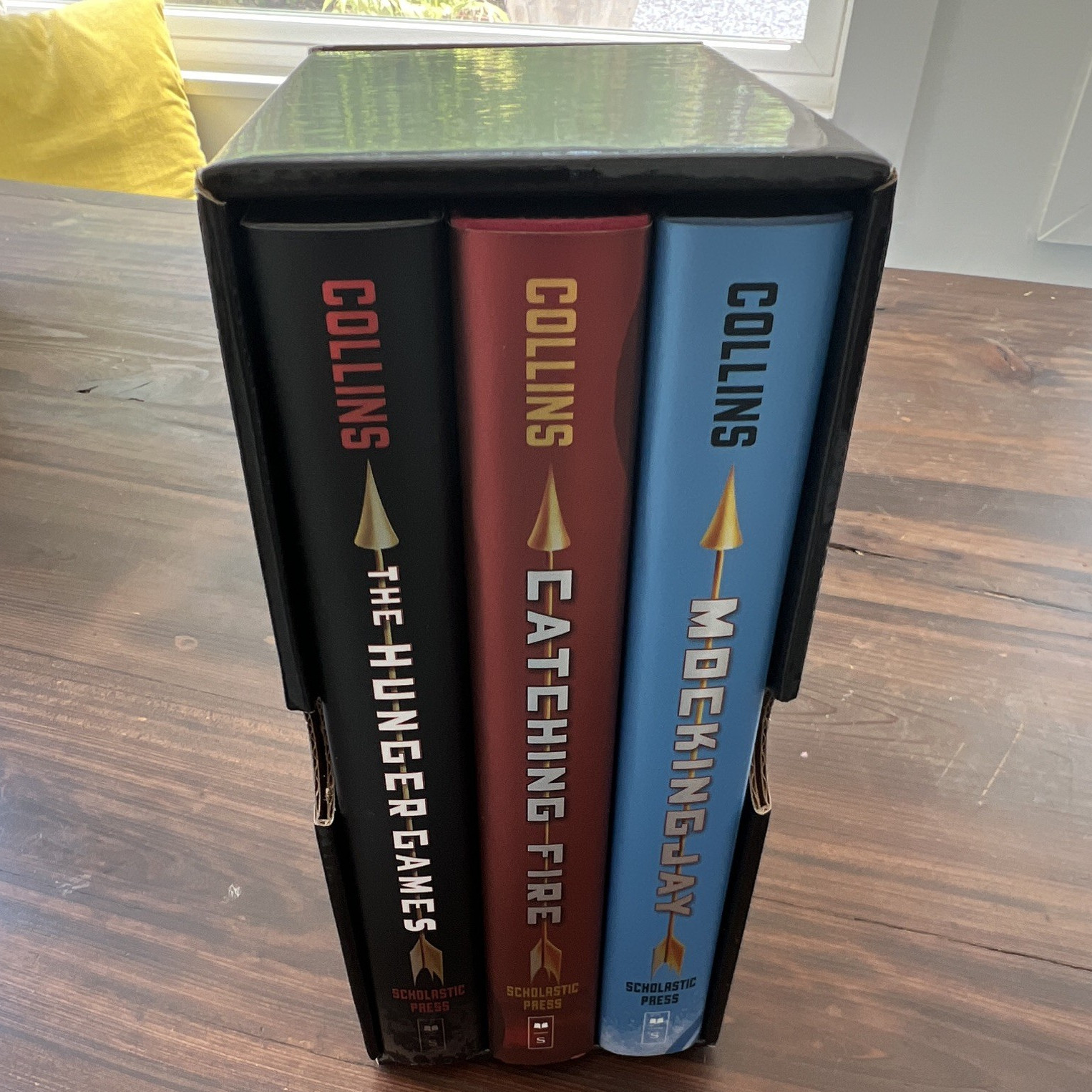 The Hunger Games Trilogy Box Set Slipcased – Suzanne Collins (Scholastic)