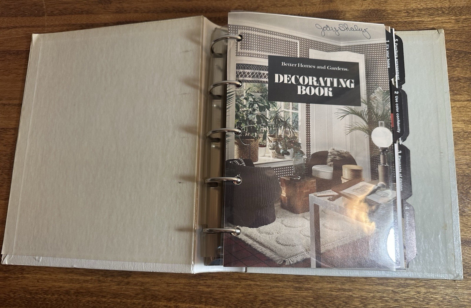 Better Homes and Gardens Decorating Book Ring/Wire Bound Meredith Vintage