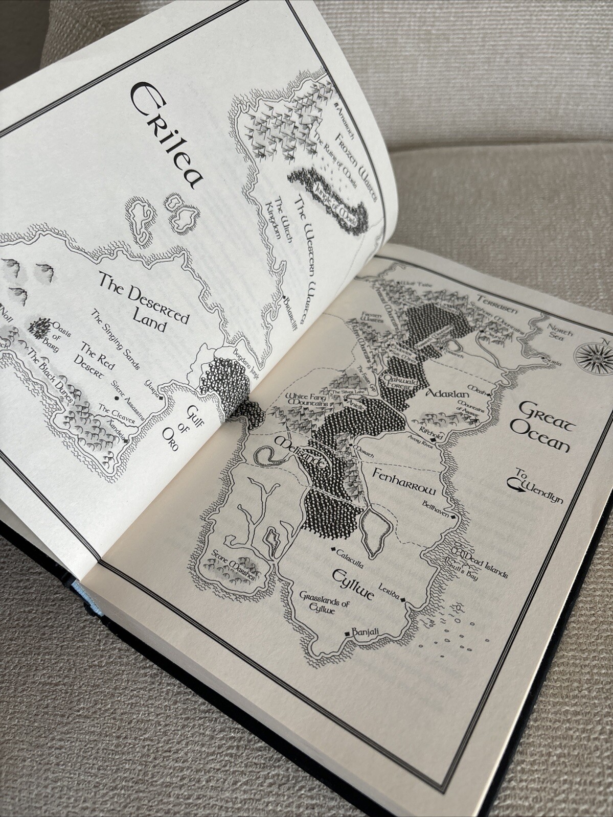 Throne of Glass by Sarah J. Maas (2015, Hardcover)