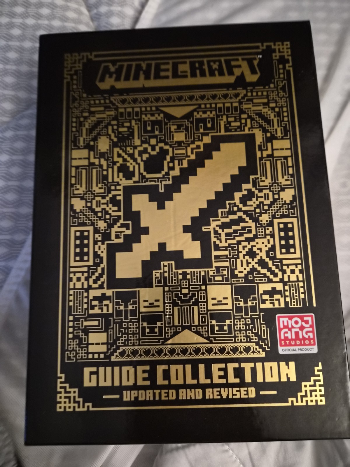 Minecraft: Guide Collection 4-Book Boxed Set (Updated) : Survival (Updated),…