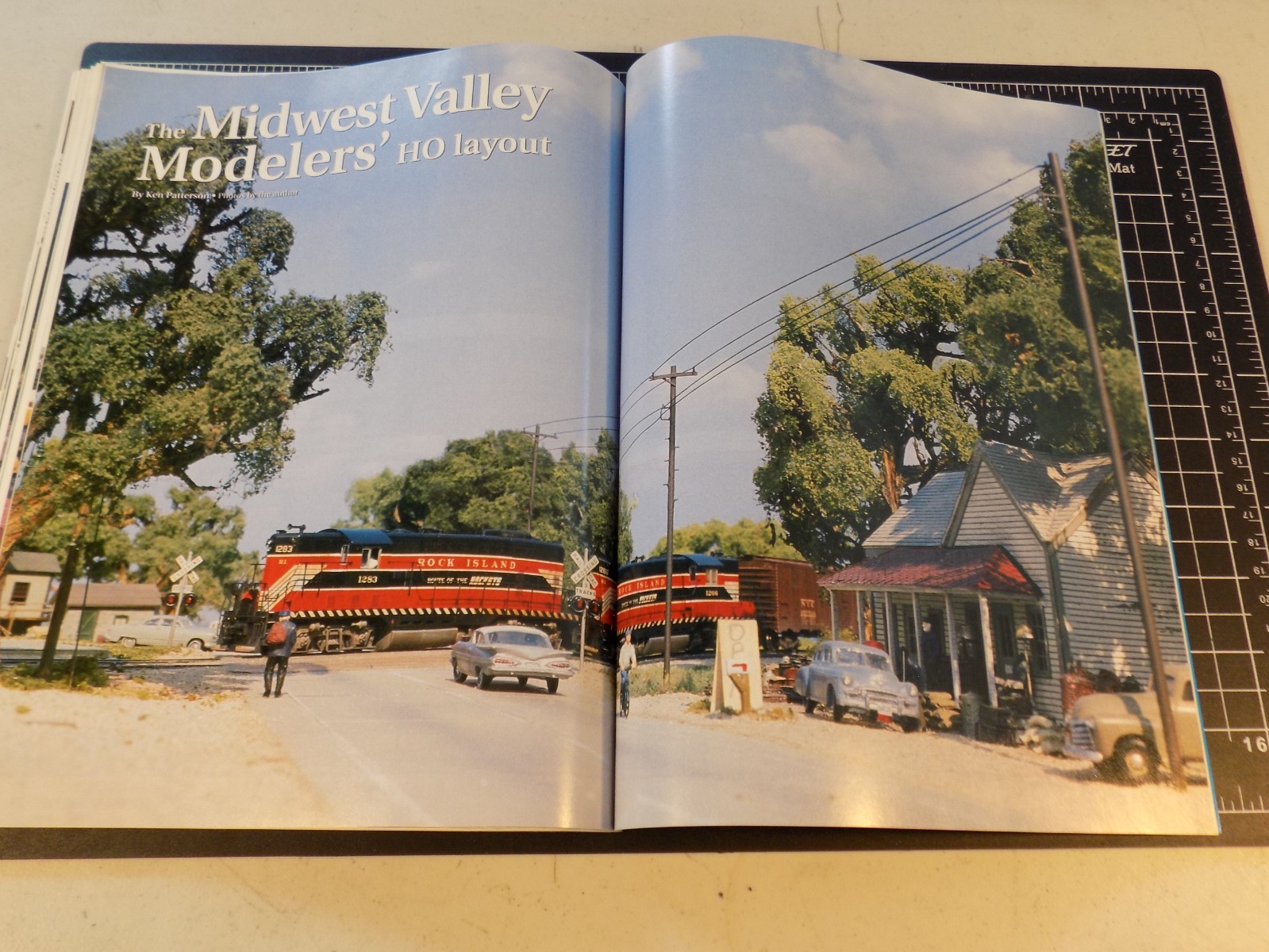 Model Railroader: Great Model Railroads, 2001, 98 pgs, annotated (071556)