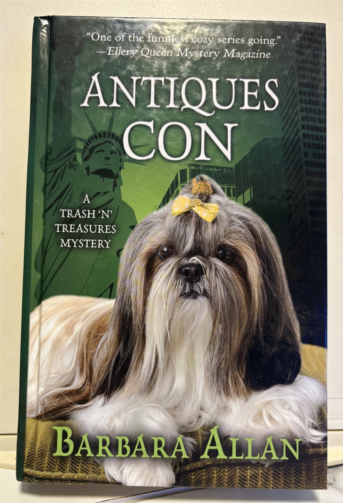 Antiques Con by Barbara Allan, Hardcover Large Print, VVG+ condition
