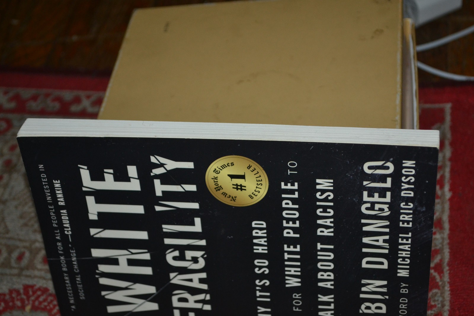 WHITE FRAGILITY RACISIM TRADE PB BOOK ROBIN DIANGELO 2018