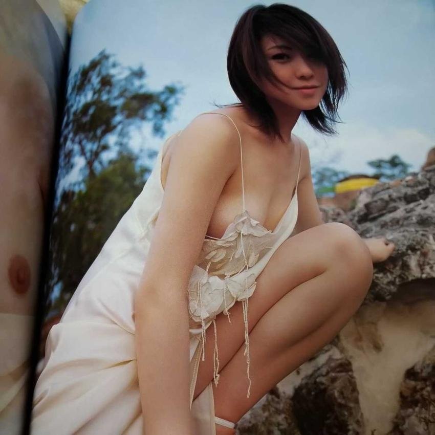 TRIP EX. Hot Essence by Atsuko Miura, Saibunkan Publishing 2003