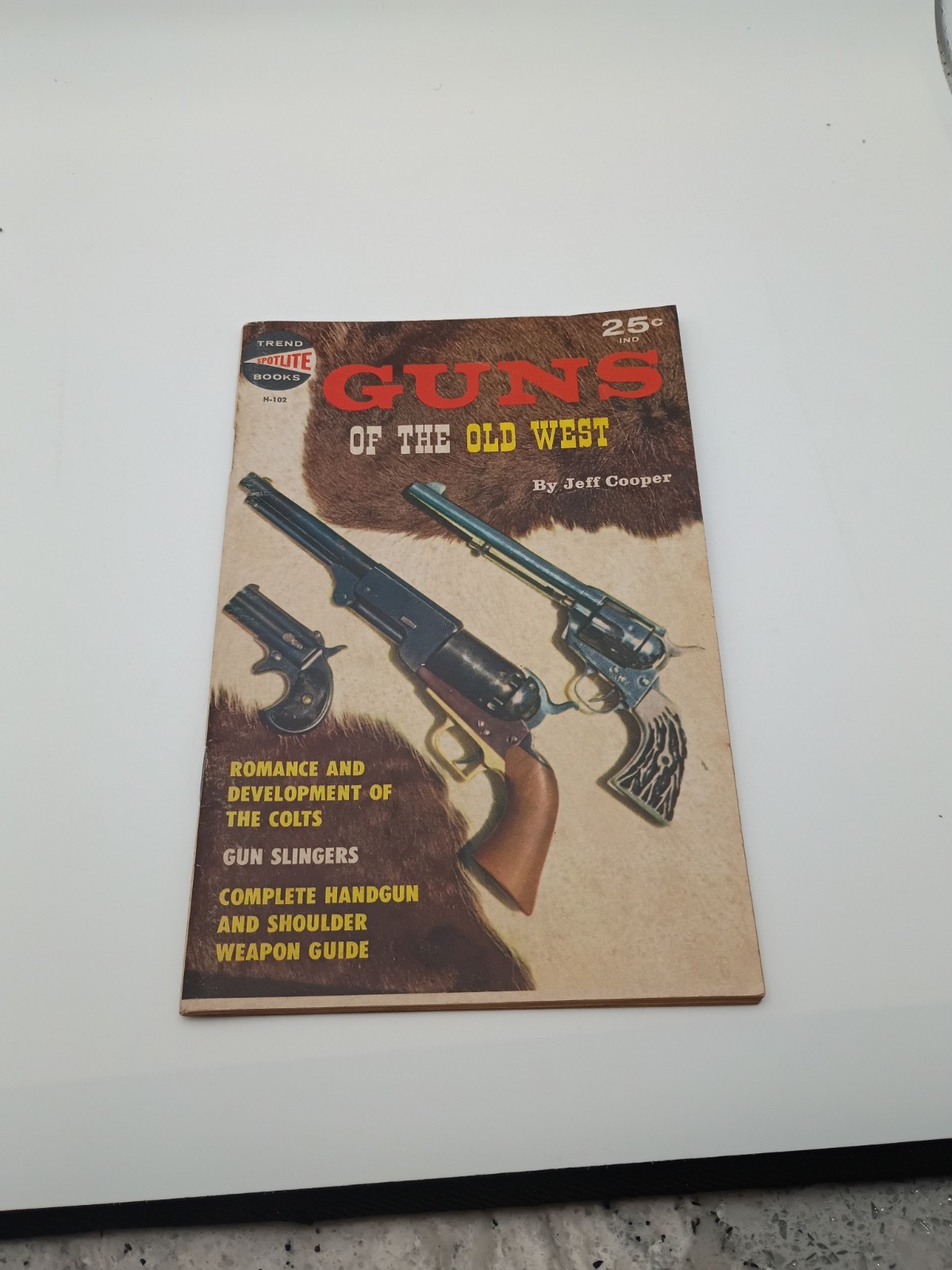 VINTAGE Guns of the Old West by Jeff Cooper Spotlite Book 102 Paperback S2