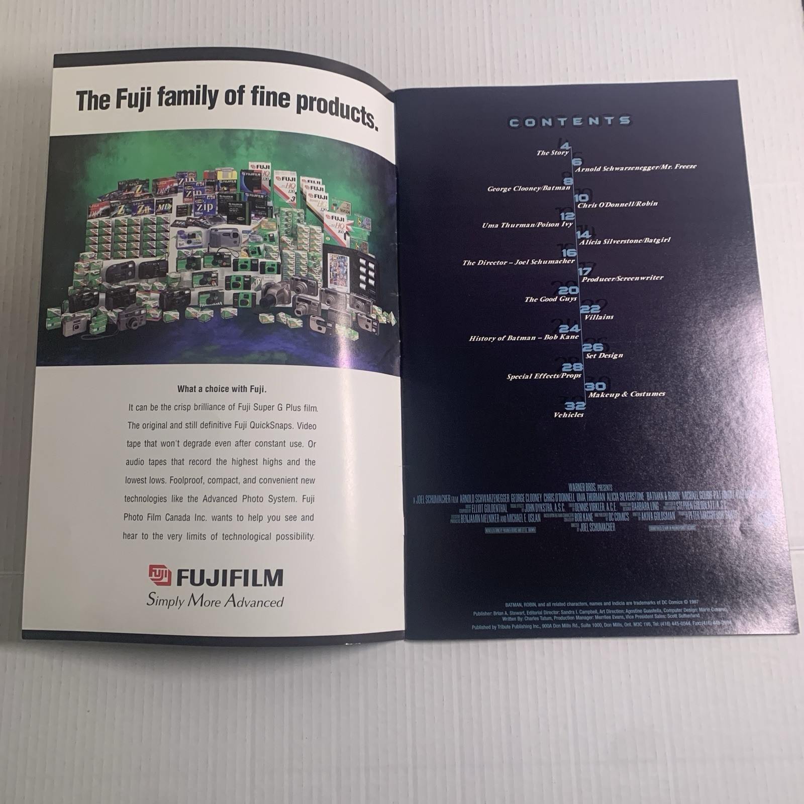 BATMAN & ROBIN THE OFFICIAL MOVIE PROGRAM c. 1997 – 36 Pages, Oversized