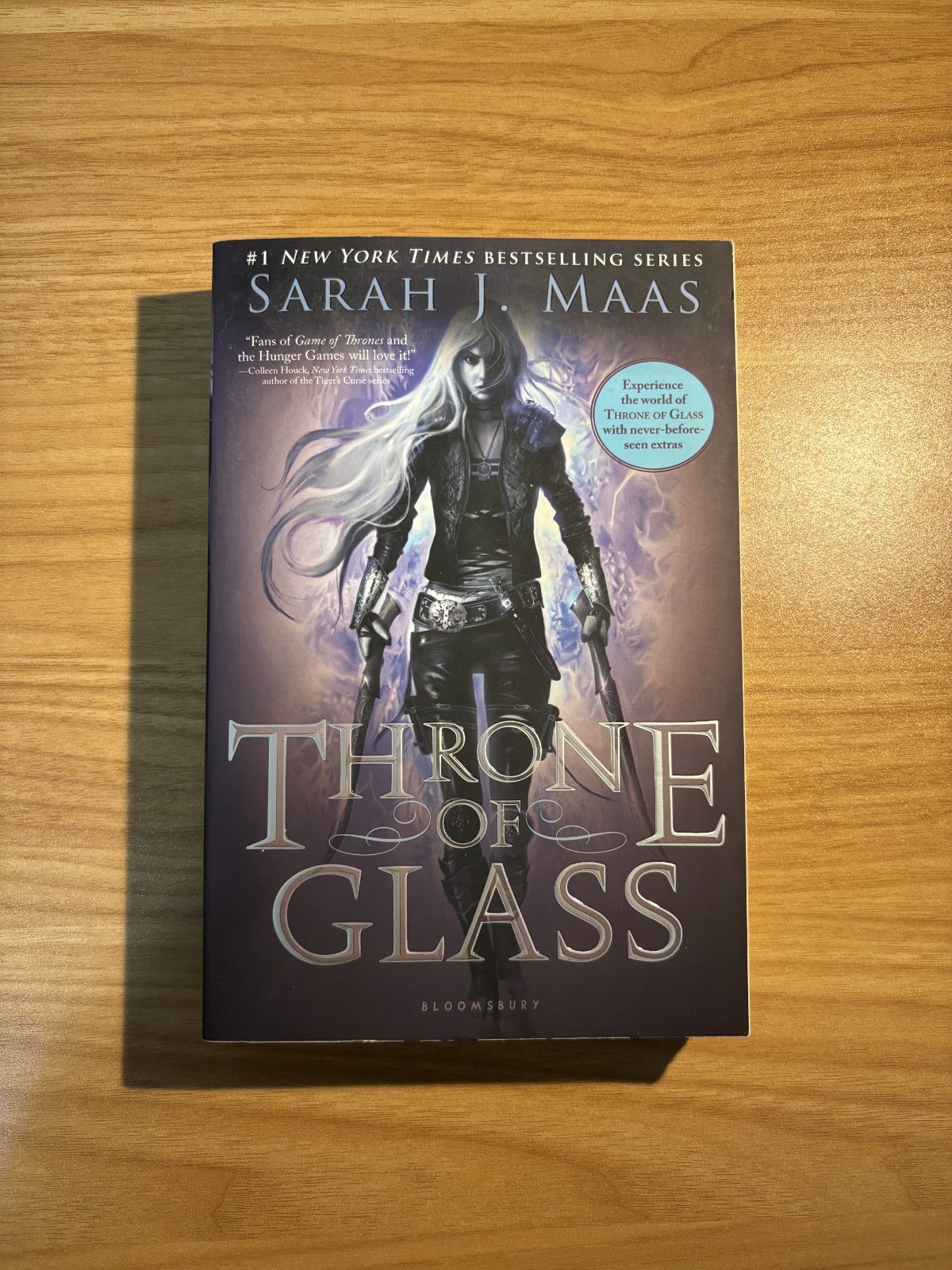 Throne of Glass by Sarah J. Maas, LIKE NEW! (Paperback, NYT Best Seller)