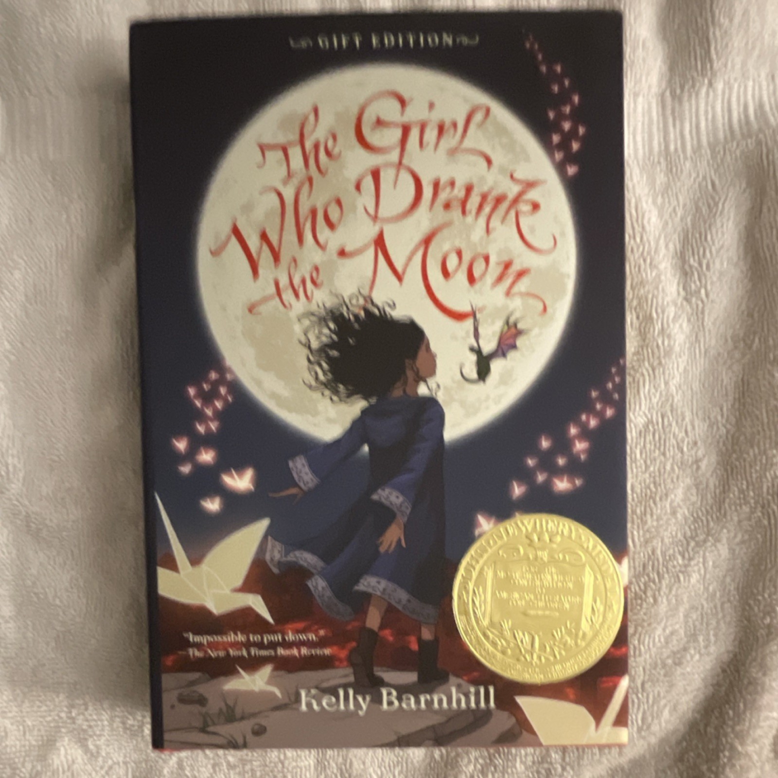 Kelly Barnhill The Girl Who Drank the Moon Gift Edition Hardcover Fantasy 9-12