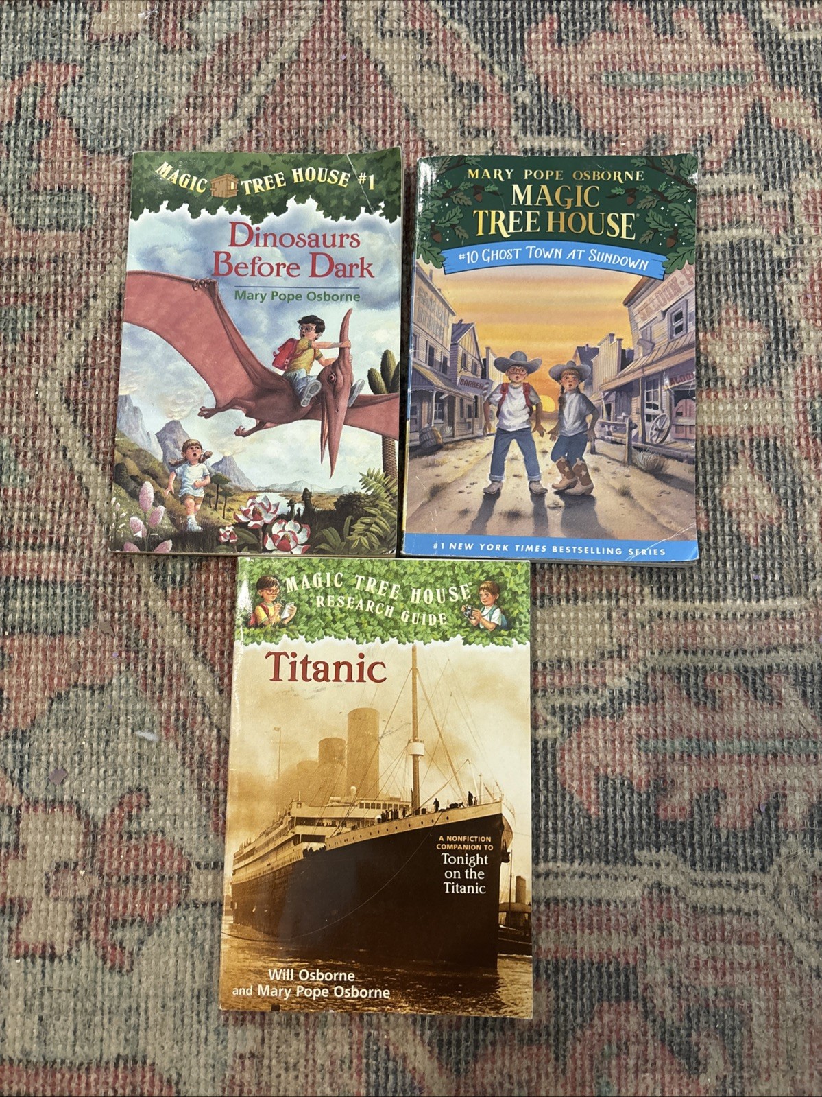 Lot of 3 The MAGIC TREE HOUSE Series Mary Pope Osborne Scholastic