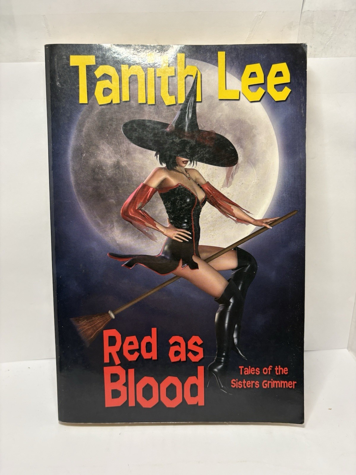 Red As Blood: Tales from the Sisters Grimmer by Tanith Lee (2014 Trade PB)