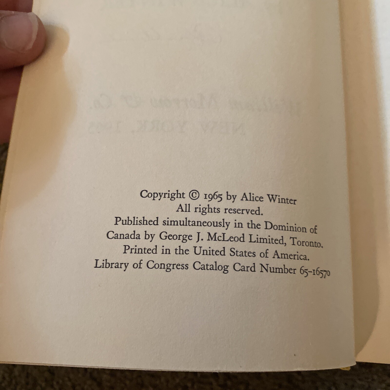 The Velvet Bubble [Hardcover] Alice Winter 1965 Dust Jacket Signed Autographed