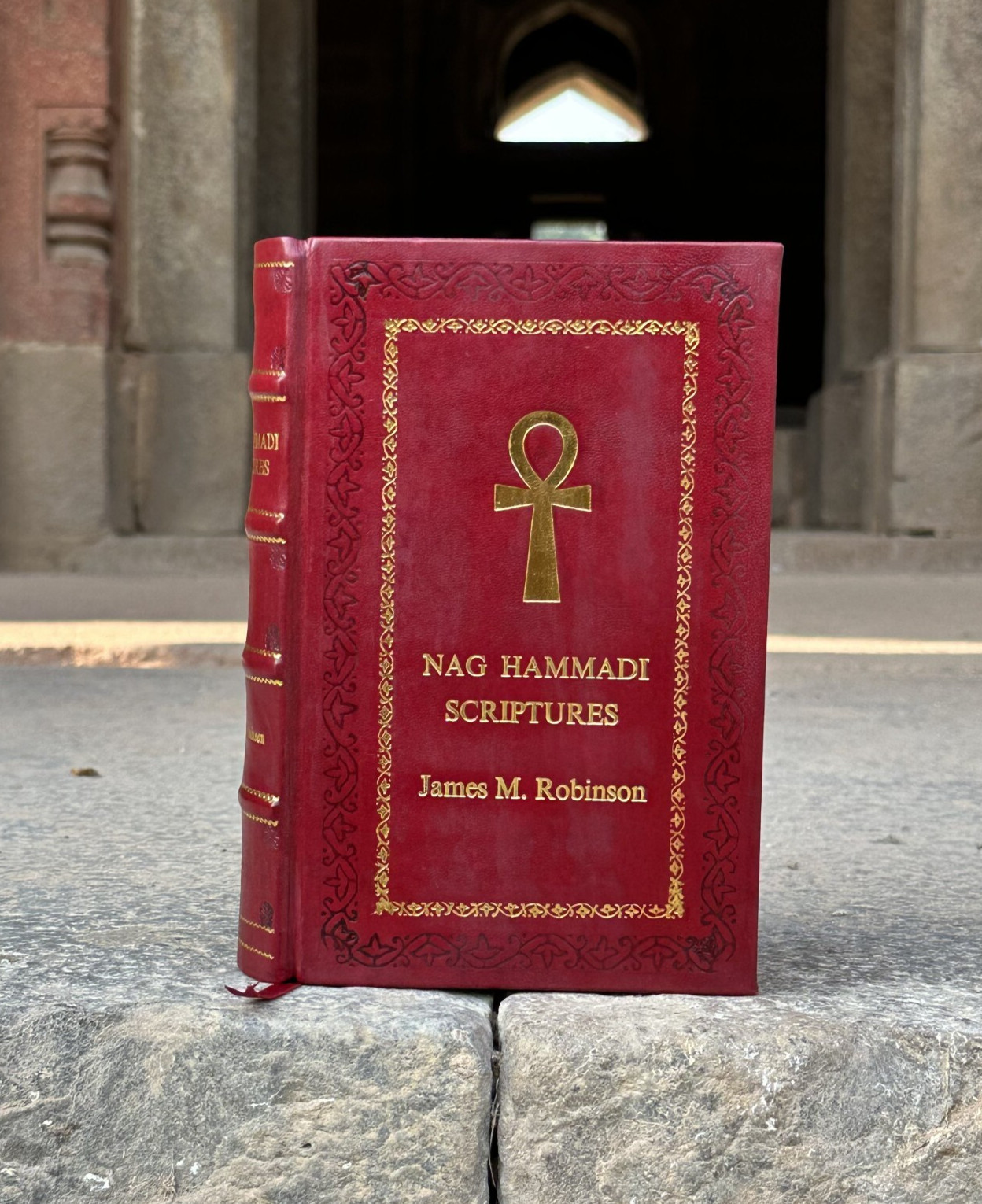 NAG HAMMADI SCRIPTURES [PREMIUM LEATHER BOUND]