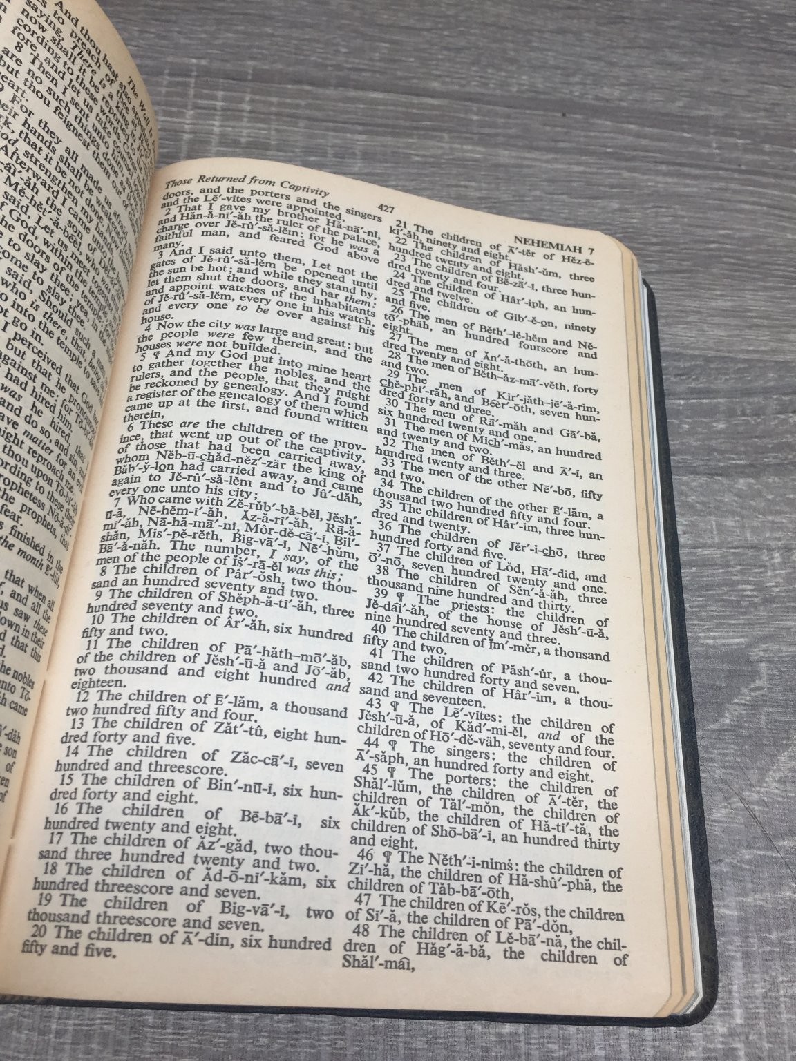 Holy Bible King James Version Self-Pronouncing World Publishing Company vtg