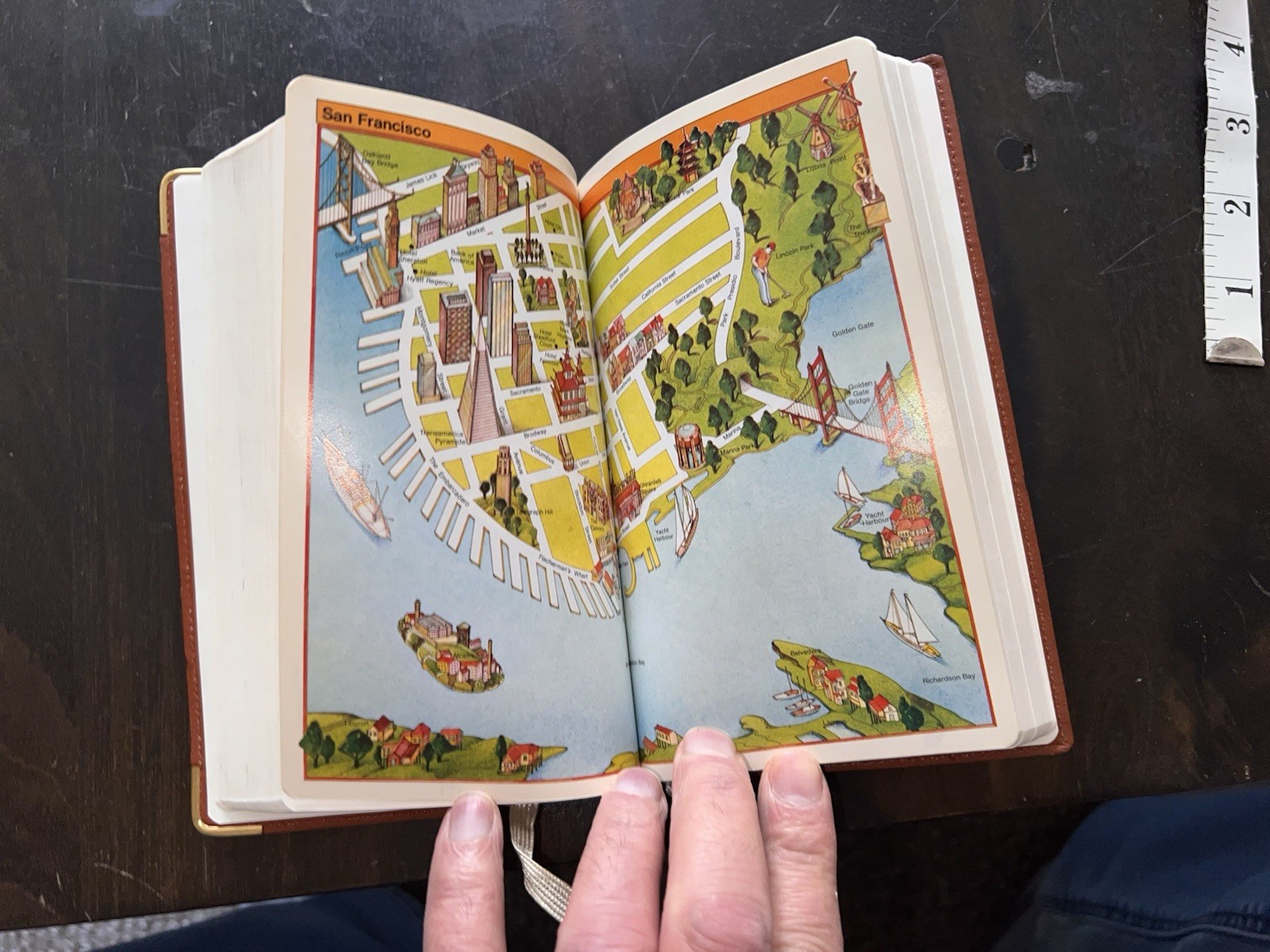 Vintage 1977 IN World Guide – Over 500 Pages In Compact Edition