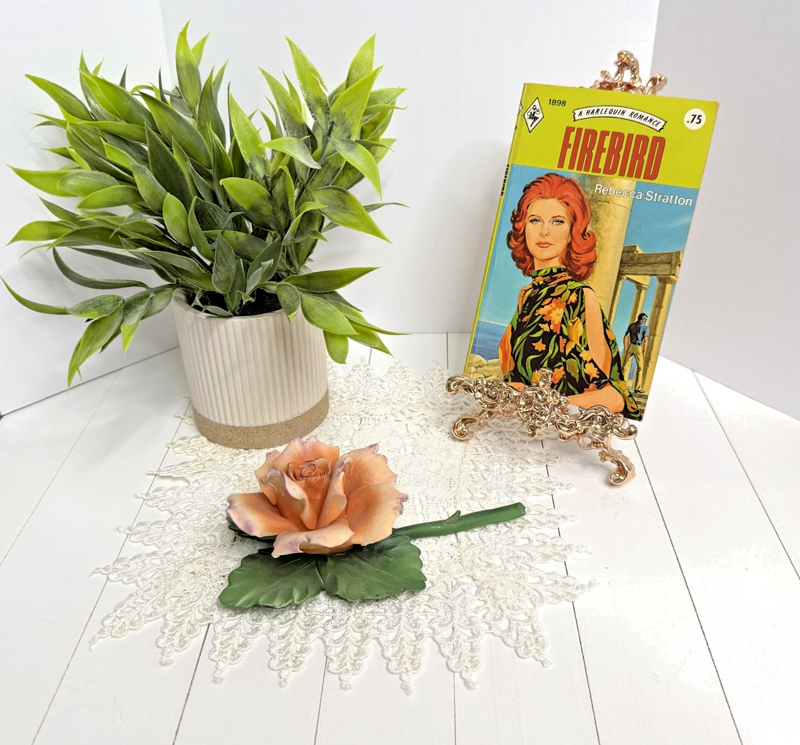 Vintage Harlequin Romance #1898, Firebird by Rebecca Stratton, A524
