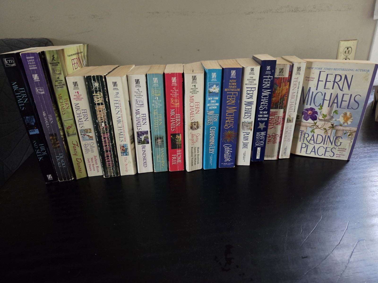 Fern Michaels Lot Of 17 – 1 Is A 3-in-1 & 1 A 4-in-1 = 22 Stories PB Romance