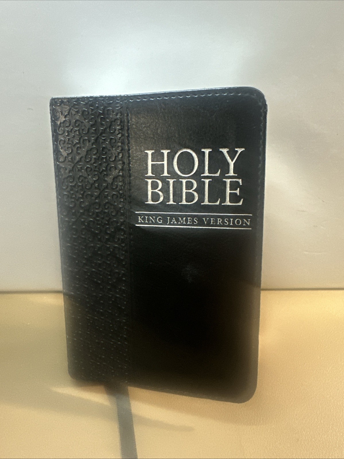 KJV Mini Pocket Edition : Zippered Black by Not Available (2012, Leather)