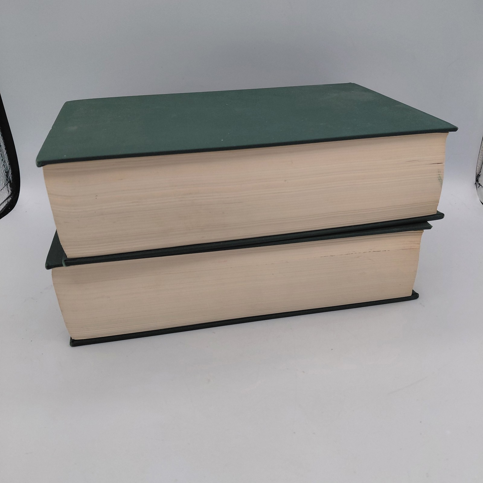 Complete In 2 Volumes MATTHEW HENRYS COMMENTARY ON THE WHOLE BIBLE REVELL BOOKS