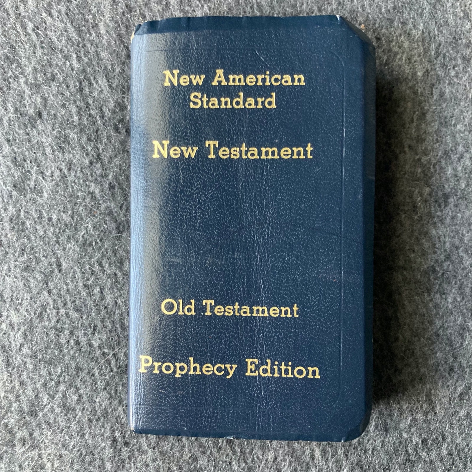 New American Standard New Testament Old Prophecy Edition 5″ Size Pocket 1975