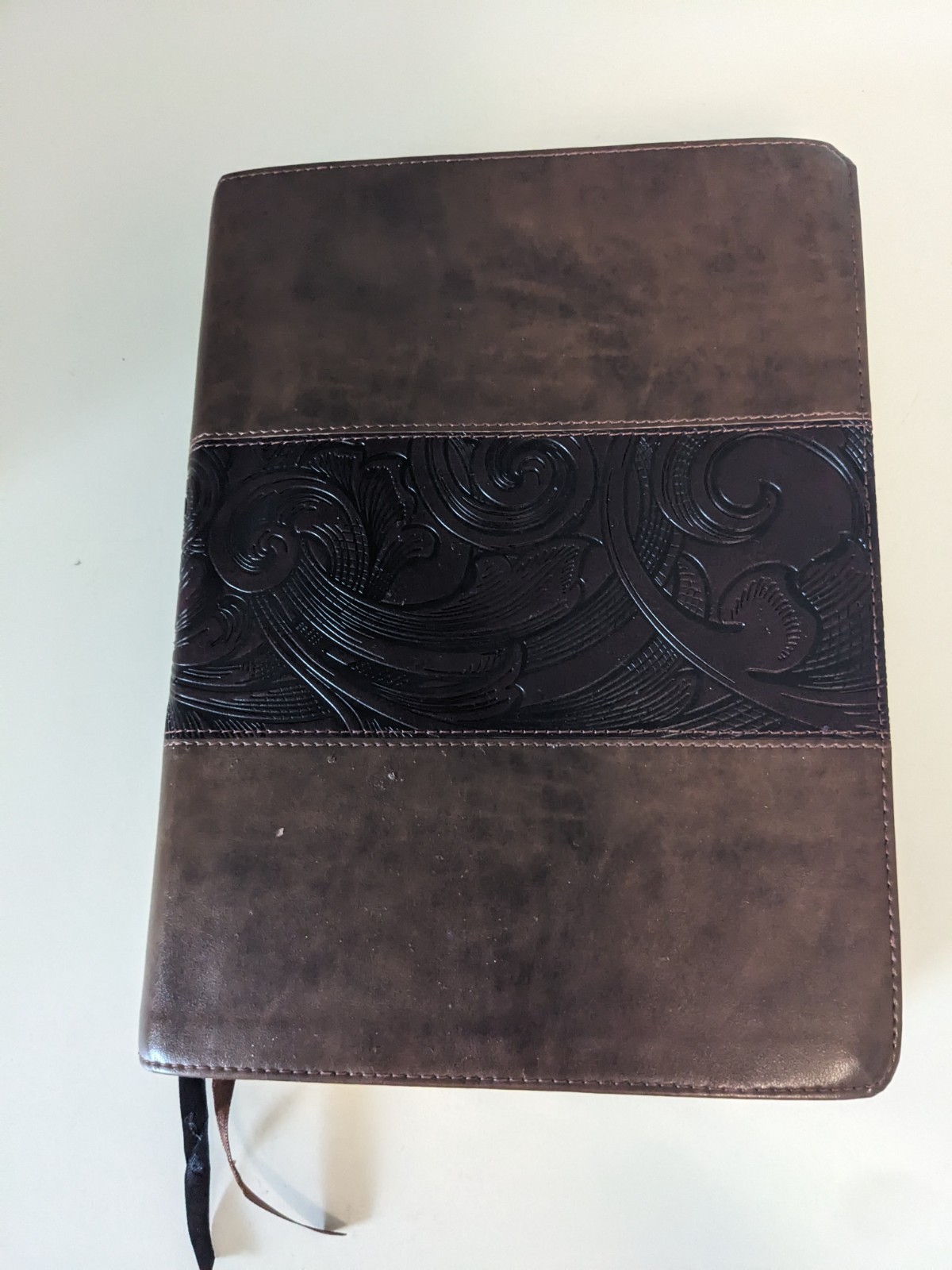 Holman CSB Study Bible Mahogany LeatherTouch Illustrated w/ Ribbons