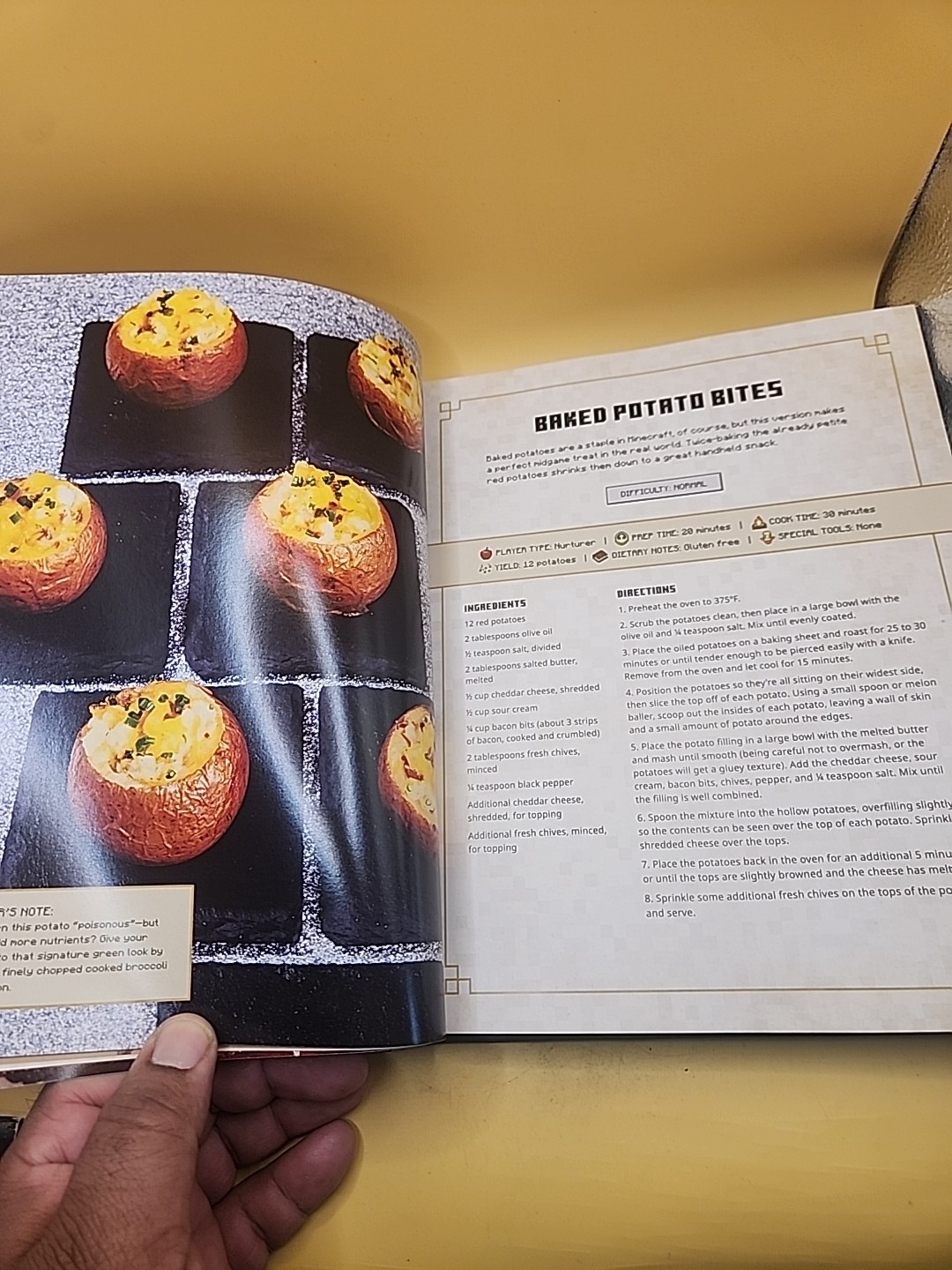 Minecraft: Gather, Cook, Eat! Official Cookbook by Tara Theoharis (2023,…
