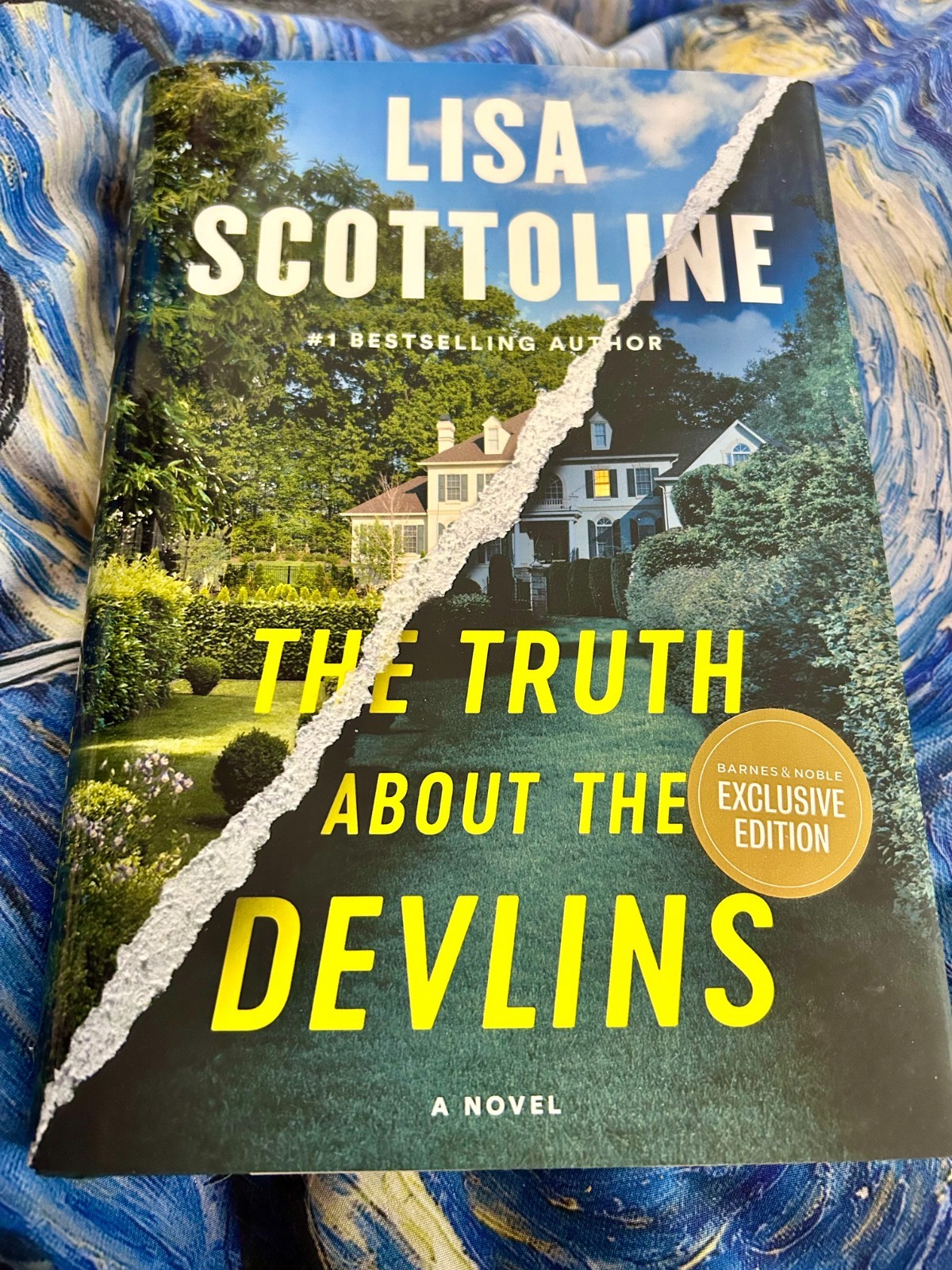 THE TRUTH ABOUT THE DEVLINS LISA SCOTTOLINE HARDCOVER BRAND NEW ***FREE SHIP***